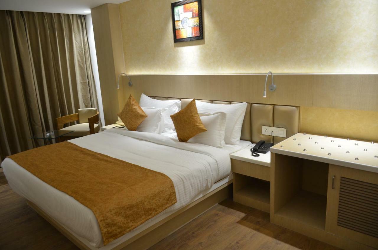 Hotel Radiance Bareilly Bagian luar foto