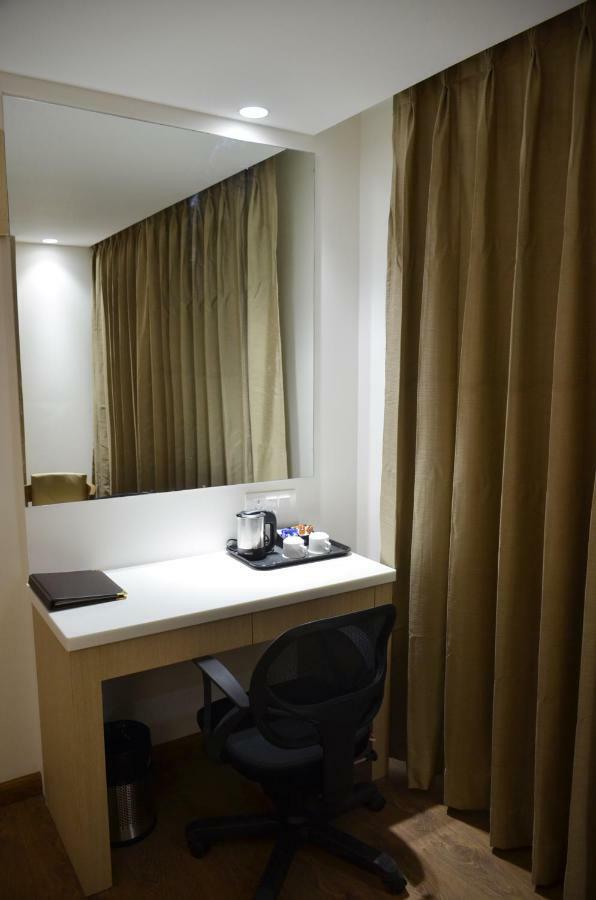 Hotel Radiance Bareilly Bagian luar foto