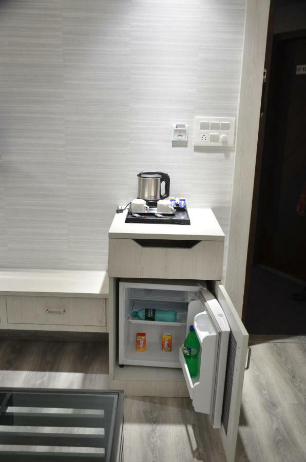 Hotel Radiance Bareilly Bagian luar foto