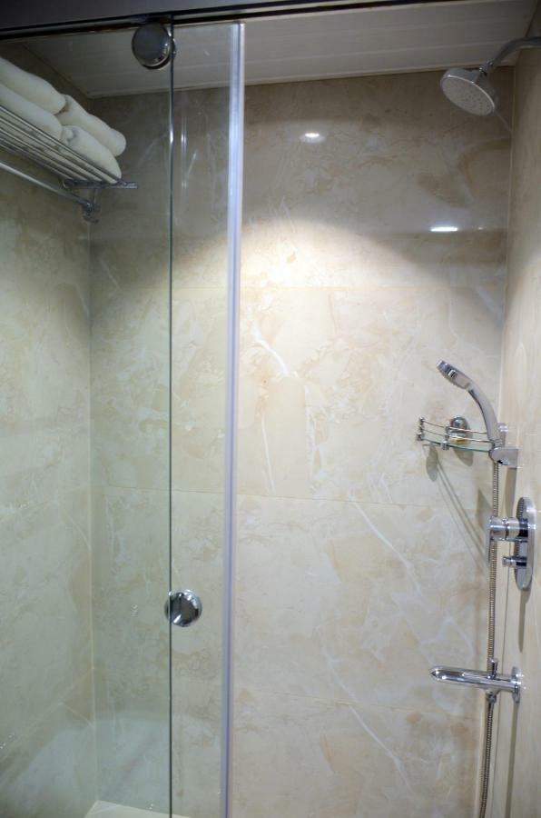 Hotel Radiance Bareilly Bagian luar foto